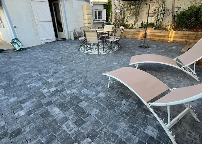 Σπίτι διακοπών Lalyne- Maison De Charme A Sur *